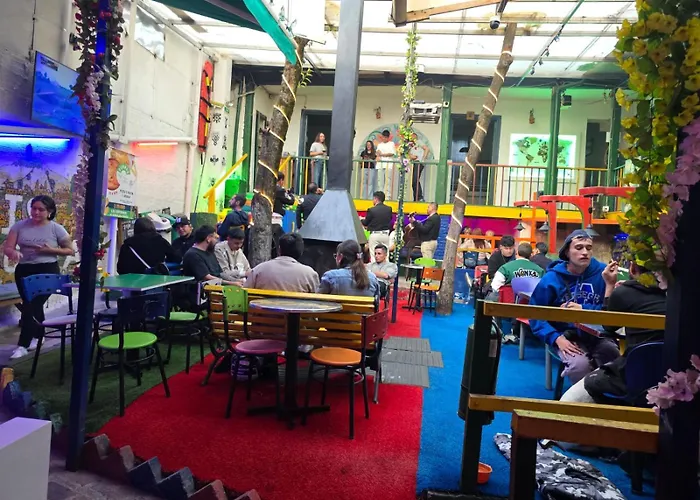 Hostal Gastro Bar Casa Colibrí